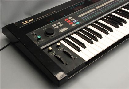 Akai-AX80